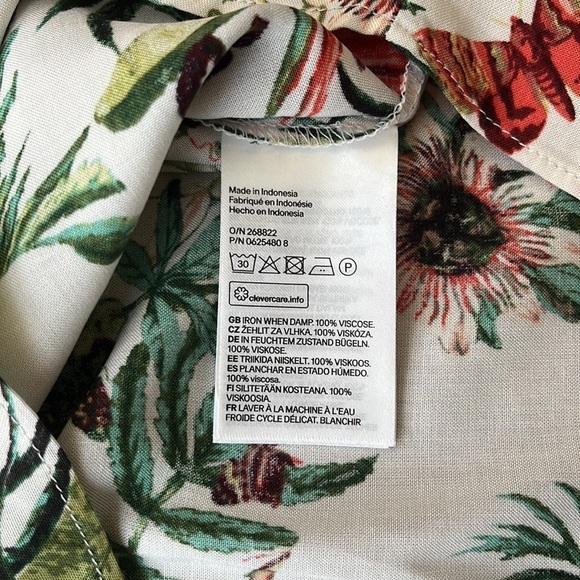 H&M Tie Sleeve butterfly Dress Floral Size 2 - Picture 7 of 8